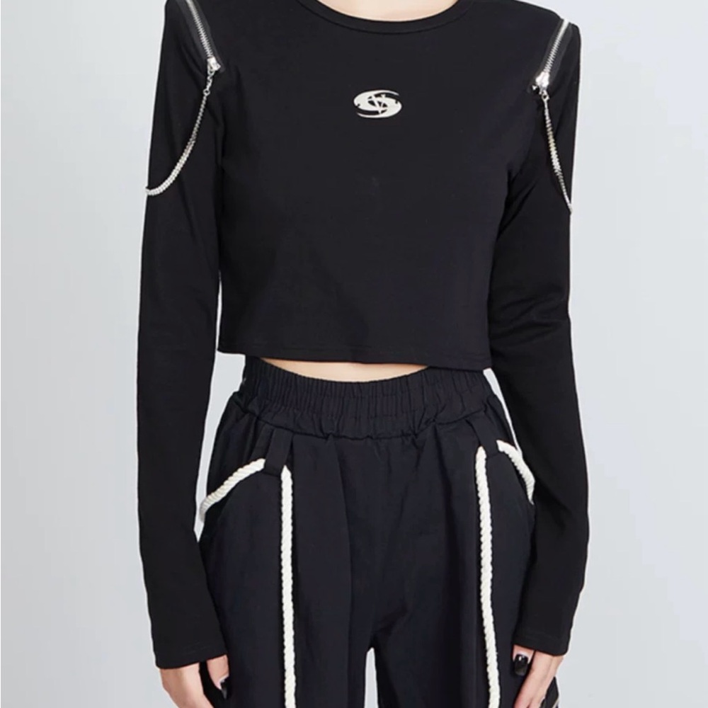 Cropped Black Long-Sleeve Zip-Chain Top